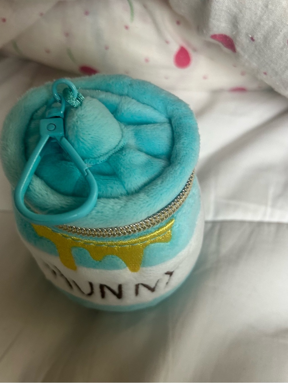 Winnie the Pooh Plush coin bag keychain - Picture 11 of 11